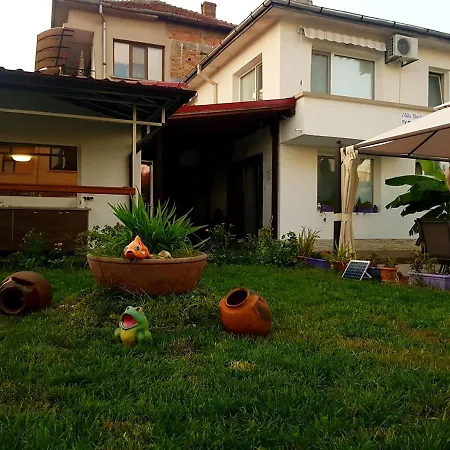 Rusto Πανσιόν Kiten (Burgas)