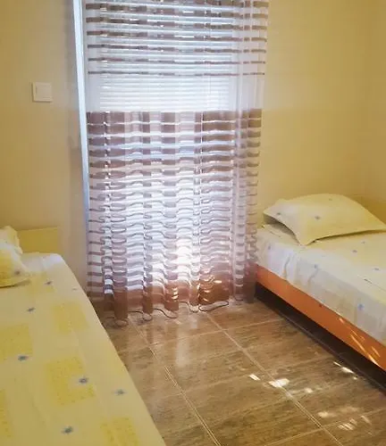 Къща за гости Rusto 3*