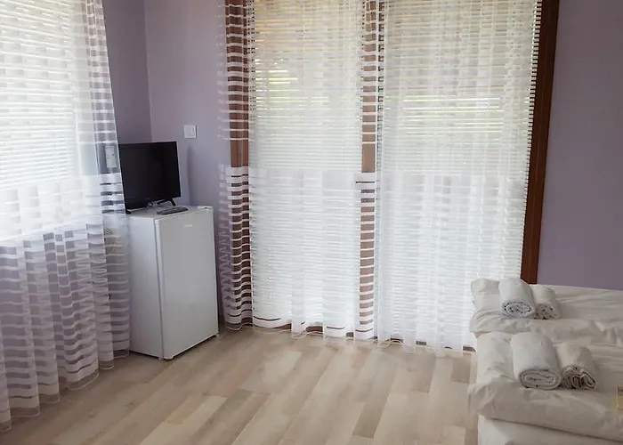 Rusto Къща за гости 3*